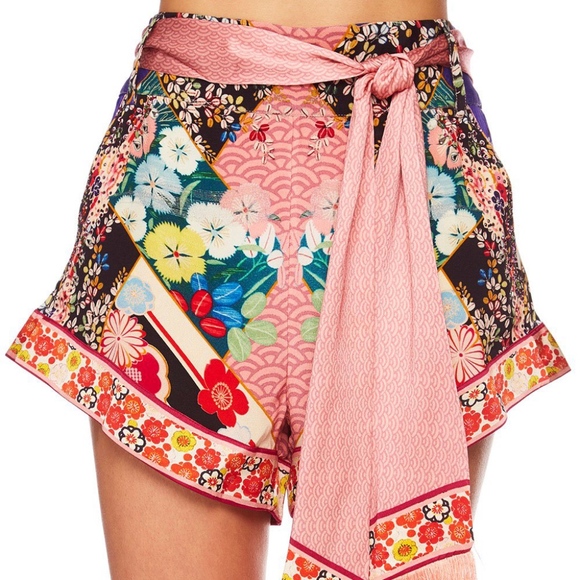 SEEKING CAMILLA POSTCARDS FROM MARS SHORTS M or L